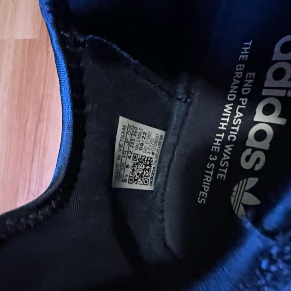 Adidas sneakers, size 8.5 or 8 1/2, color blue - Picture 6 of 8